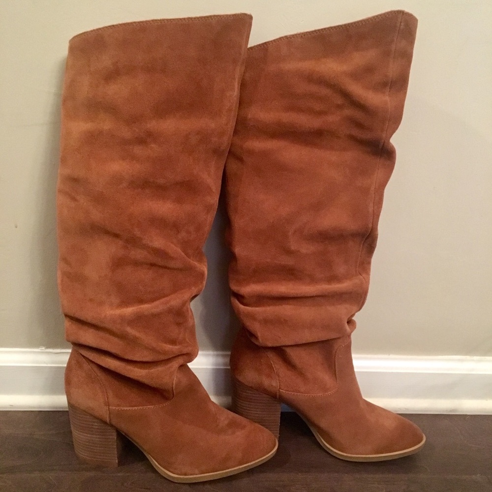 MUST GO! UNWORN Steve Madden Boots!
